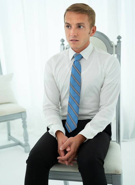 Zwei amerikanische Kerle, der kräftige Cameron Basinger und der attraktive Legrand Wolf, machen einen Handjob