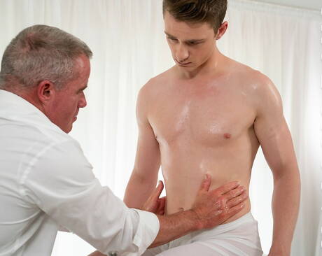 Two american dudes superstud Cole Blue and bear Dale Savage fuck ass after sucking dick