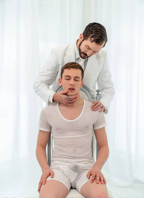 American pornstars otter Tucker Barrett and pretty boy Tyler Tanner have a good oral sex