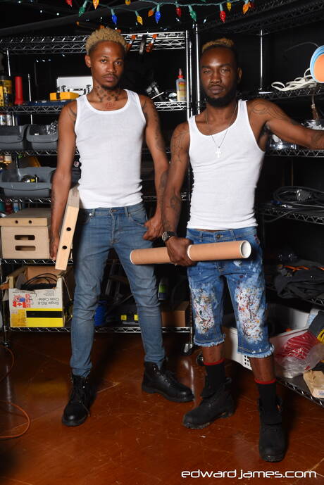 Il ragazzo muscoloso Phoenix e il muscoloso Slicc in un caldo sesso anale