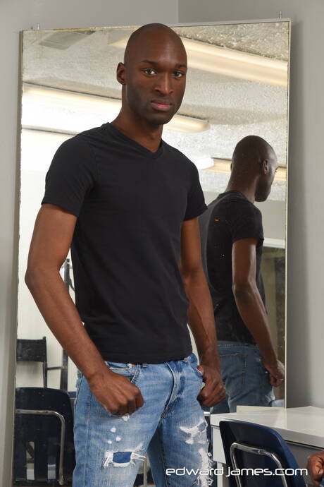 2人のアメリカ人のスーパースタッド、ブレイン・ポーターとストロングマン、マーカス・クーパーが良いアナルセックスをする