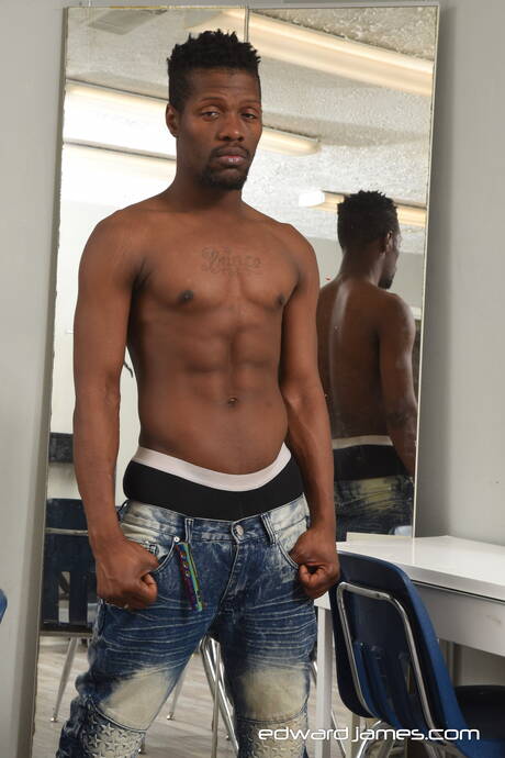 Edward James: 2人のアメリカ人のスーパースタッド、ブレイン・ポーターとストロングマン、マーカス・クーパーが良いアナルセックスをする