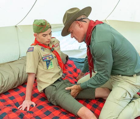 アメリカのホットベア、ディロン・ストーンとマックスウェル・ドーソンが熱いセックスをする