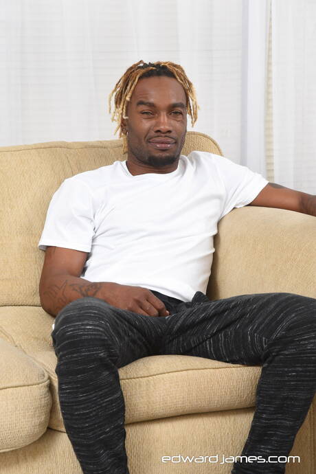 Le beau garçon Marcus Cooper et le sensuel garçon Phoenix baisent après une fellation