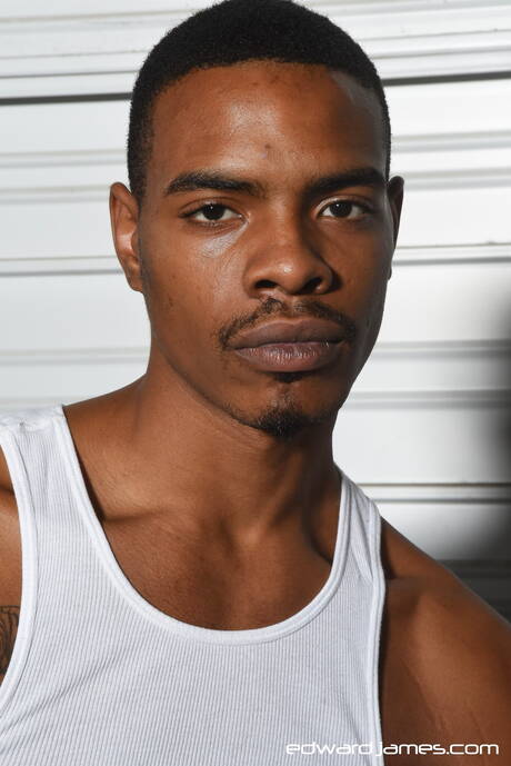 Hunky guy Mack Daddy and strongman Marii Millz have a good anal sex