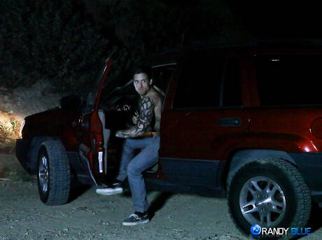 Nasty buddies Cameron Marshall, Ian Parker and Jordan Levine have 3some anal sex outside