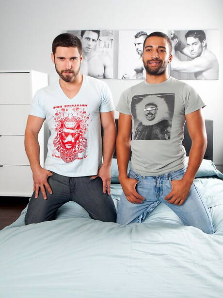 Matt Castro e o touro negro Robert Craig se chupando e transando