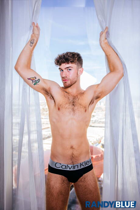 Hot american boys husky guy Carter Collins and tough guy Roman Todd in hot homosexual action