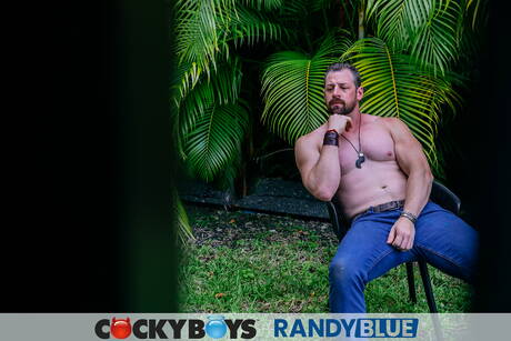 Two american dudes strongman Andrew Stark and strong bull Greyson Myles have a good sex in hot shower