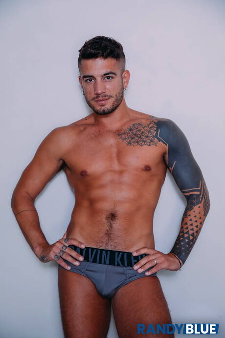 Hete Amerikanen, gespierde kerel Alex Ink en goed gebouwde Oliver Marks tonen een stevig lichaam