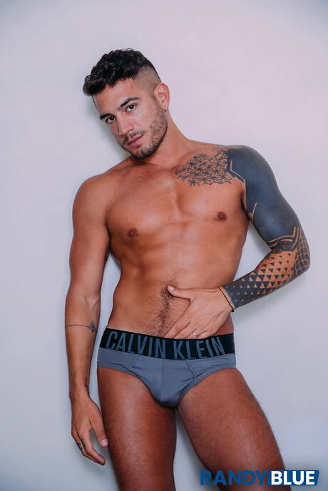 Randy Blue: Hot americans, husky guy Alex Ink and well-built Oliver Marks shows a sturdy body