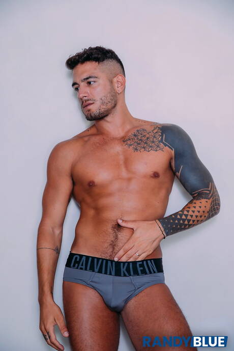 Randy Blue: Heiße Amerikaner, stämmiger Kerl Alex Ink und gut gebaute Oliver Marks zeigt einen robusten Körper