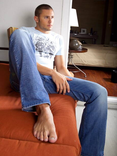 Byk Ash Taylor drażni swojego kutasa