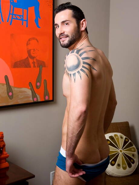 Bodybuilder Trevor Cash playing with dick