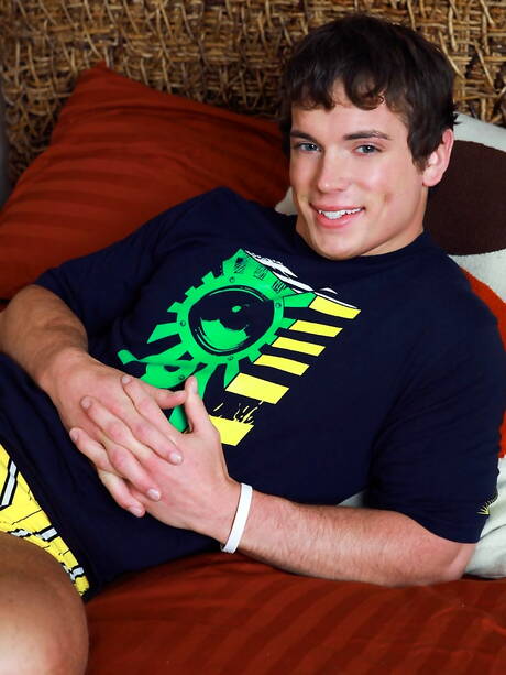 Heiße amerikanische Jungs, der attraktive Dallas Evans und der gut gebaute Travis James, bei einem heißen Arschfick