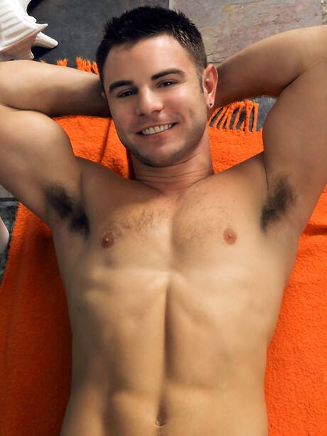 Randy Blue: American beefcake Nick Sterling playing with cock