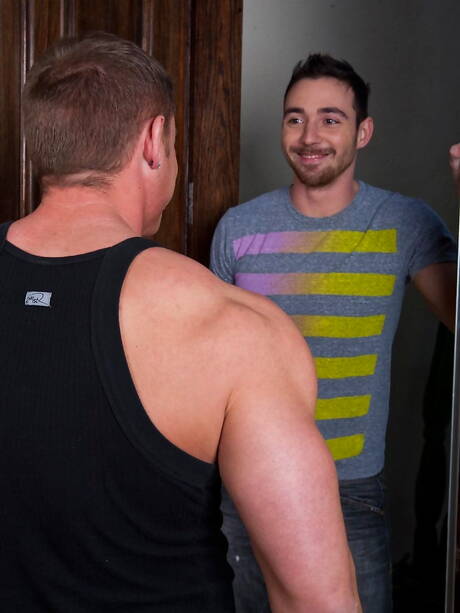 Le beau gosse Brock Traynor et l