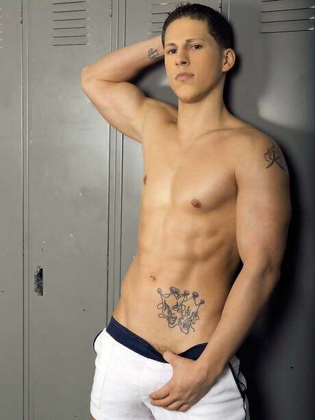 Blake Powell and american husky guy Roman Todd have a hot couple scene