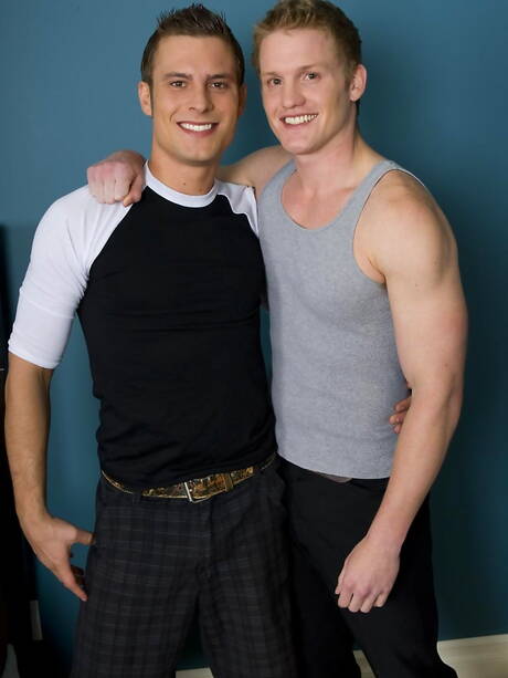 Randy Blue: Pretty american boys hunk Riley Price and stud Xander Scott in blowjob scene