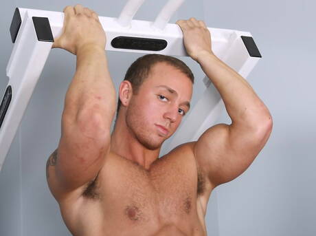 Bull Tommy Troy wichst seinen Schwanz