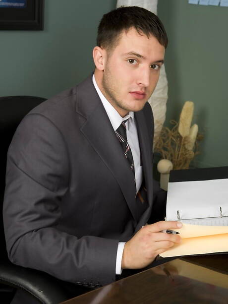 O fisiculturista americano Benjamin Bradley e o supergaranhão Mike West fazem sexo gostoso