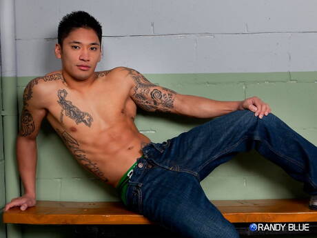 Christian Thorn und der amerikanische Muskelprotz Josh Conners haben guten Oralsex