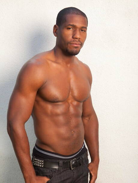 Randy Blue: American muscular Cayden Ross and  Tyrese Hunter get naked and showing butt outdoor