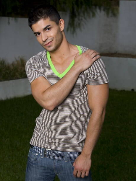 Latin bull Nicco Sky having a pleasure