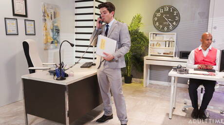 Dakota Payne, Zario Travezz und Jkab Ethan Dale beim heißen Dreier-Analsex