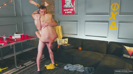 性感的美國人，帥哥斯科特·芬恩和性感的同性戀格雷森·蘭格在火熱的同性戀場景中