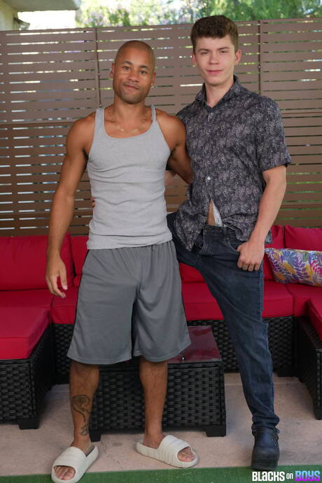 Due ragazzi americani, il bel ragazzo Drake Von e il robusto Xavier Zane, fanno l