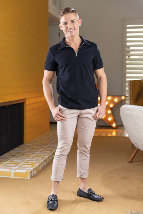 I simpatici amici americani, il ben fatto Jordan Starr e il super stallone Tyler Rush, si sono scopati a vicenda