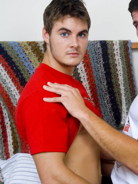 American husky guy Derrek Diamond and superstud Dex Mcgreggor in cock sucking scene