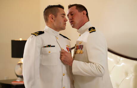 Les sympathiques copains américains Dante Colle et le costaud Pierce Paris dans une baise torride