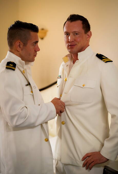 Les sympathiques copains américains Dante Colle et le costaud Pierce Paris dans une baise torride