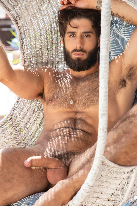 巴西超級帥哥 Diego Sans 和愛爾蘭身材魁梧的 Dean Young 在戶外操屁股