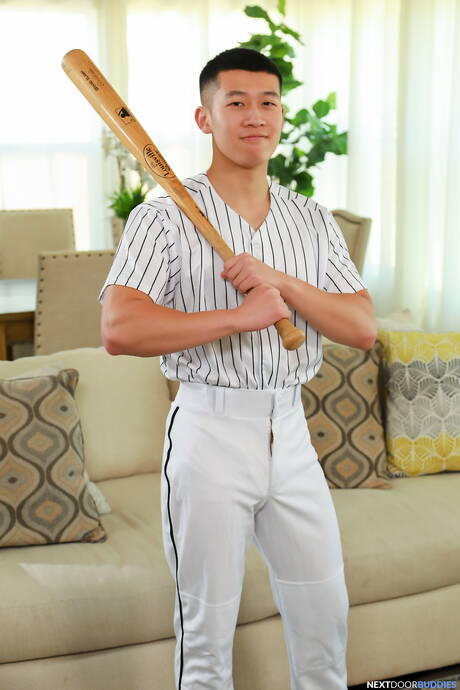 Amerikaanse spierbundel Ryder Owens en hengst Ricky Lee neuken elkaars kont na het pijpen