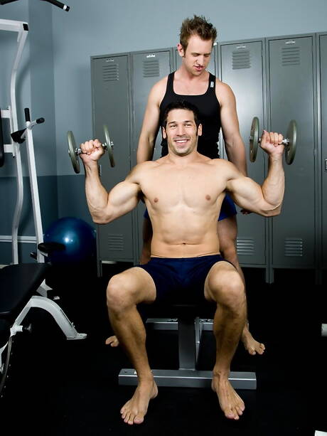 Bryce Barrington und der italienische Bulle Leo Giamani in einer Schwanzlutschszene