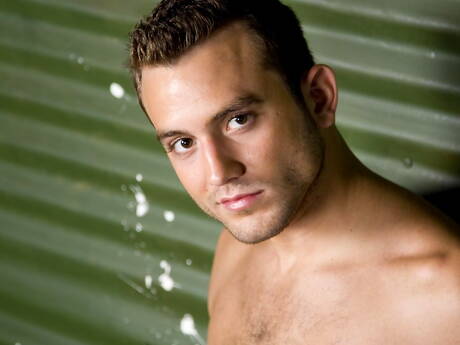 Stud Ben Thomas posing nude and showing his ass