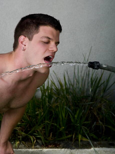 American pornstars hunky guy Jeremy Walker and hunk Kyle Hennessy in hot anal sex outdoor