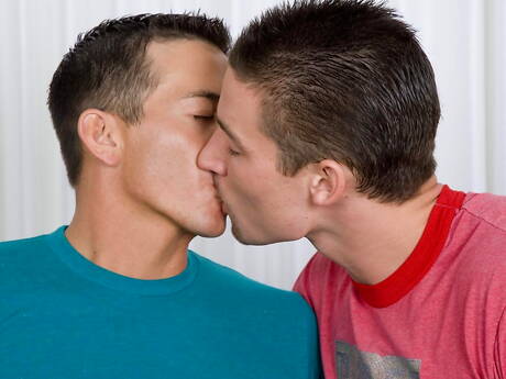 Nasty buddies Jeremy Walker, Kevin Falk and Kody Henshaw have threesome anal sex