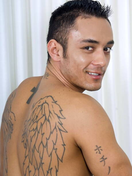 Randy Blue: O latino robusto Damian Rios se masturbando