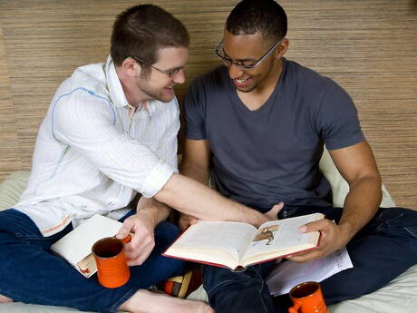 Pretty american boys otter Colby Keller and muscular Tyler Johnson fuck after interracial dick sucking