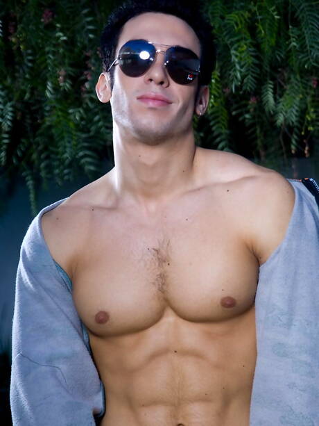 Bull Jordan Santelli get naked and showing tight ass outdoor