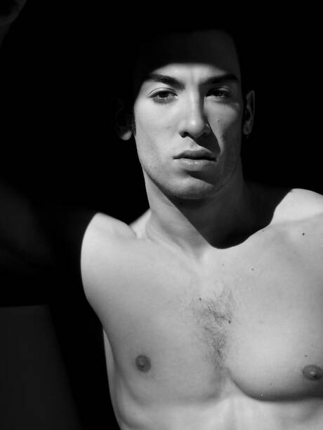 Bull Jordan Santelli get naked and showing tight ass outdoor