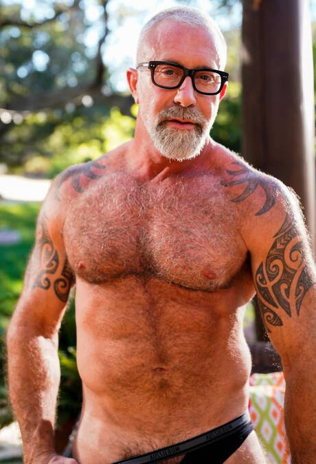 American stars stud Isaac X and hot bear Lance Charger love each other outside