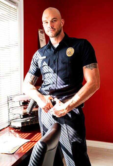 Icon Male: American pornstars stud Cliff Jensen and superstud Aj Sloan in interracial dick sucking scene