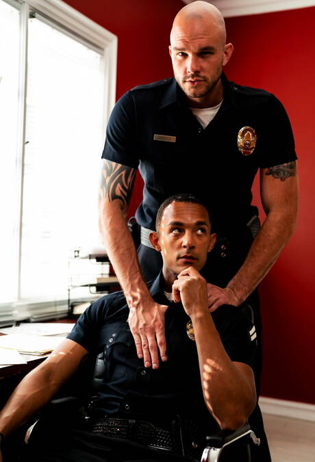 Amerikaanse pornoster Cliff Jensen en superster Aj Sloan in interraciale pikzuigscène