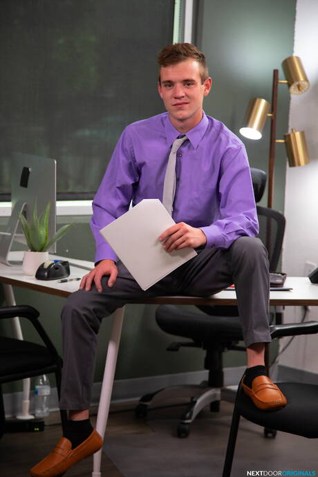 Die amerikanischen Pornostars Scott Finn und der Bodybuilder Derek Kage haben Analsex