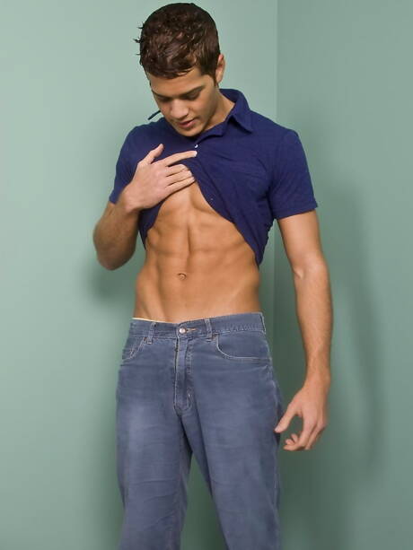 American bodybuilder Lucas Vick and hunky guy Ryan Brody in blowjob scene